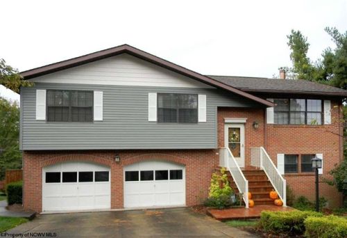 140 Valley Dr, Lake Ridge, WV 26330-1002
