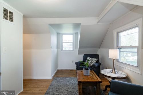 3143 Annandale Rd, Falls Church VA  22042-4243 exterior