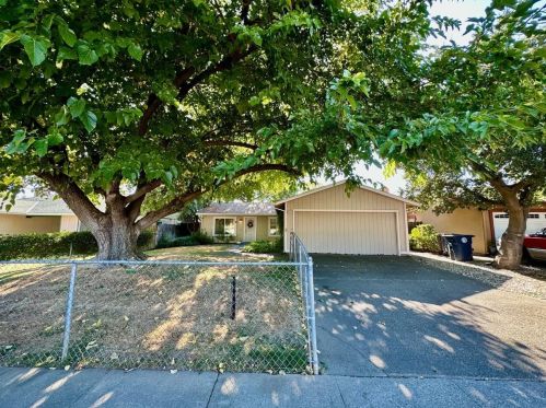 8252 Summerplace Dr, Citrus Heights, CA 95621-1072