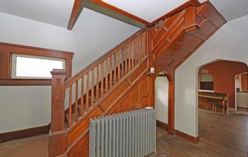 202 Burgess St, Mount Vernon, OH 43050-2516