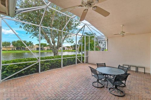6640 Catania Dr, Boynton Beach FL  33472-7354 exterior