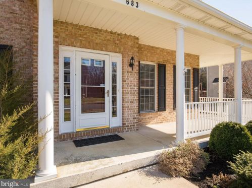 683 Dellinger Dr, Strasburg, VA 22657-3775