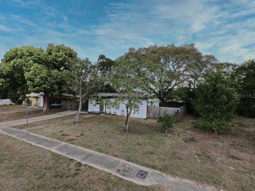 854 Horizon St, Deltona, FL 32725-9211