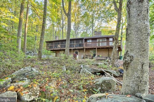 201 Spring Hill Ln, Lebanon, PA 17042-9056