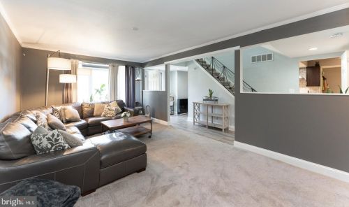 281 Chelsea Cir, Newtown Square PA  19073-2104 exterior