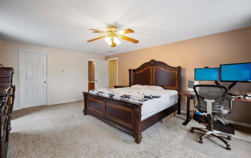 4 Ivans Ln, Dover NH  03820-9131 exterior