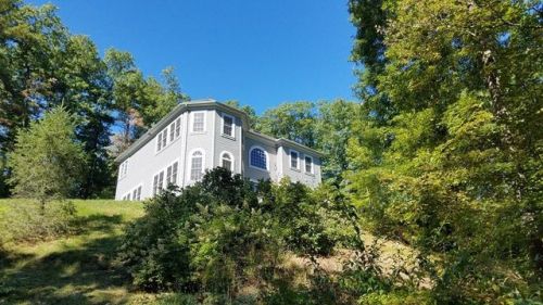 160 Leverett Rd, Amherst, MA 01002-1266