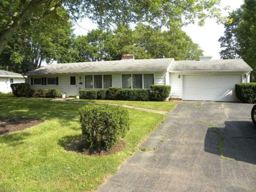 31 Edgewood Dr, North Eaton, OH 44044-1521