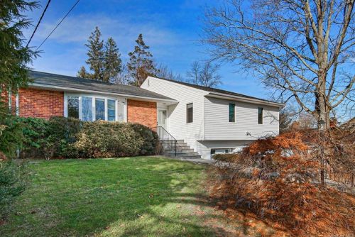 80 Donnybrook Rd, Scarsdale NY  10583-6704 exterior