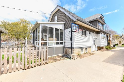 2533 63, Milwaukee WI 53219-2628 exterior