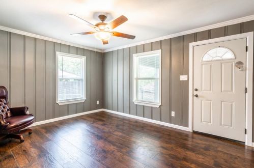 2202 Chestnut Ave, Fort Worth TX  76164-7953 exterior