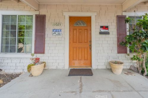 11025 Blix St, North Hollywood CA  91602-1204 exterior