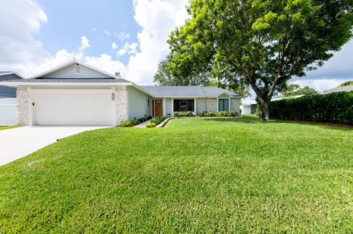 119 Parkwood Dr, West Palm Beach, FL 33411-8204