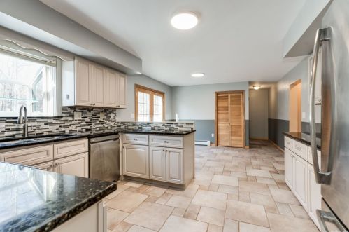 12 Ramblewood Rd, Shoreham NY  11786-2300 exterior