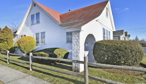 1603 Little Neck Ave, North Bellmore, NY 11710-1809
