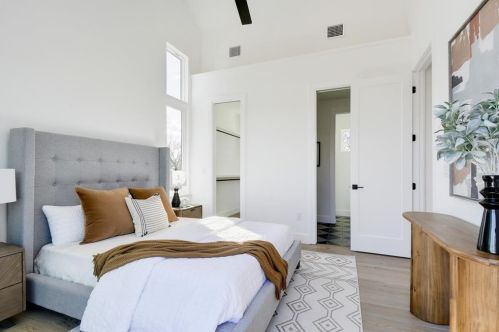 4907 Delores Ave, Austin TX 78721-2107 exterior