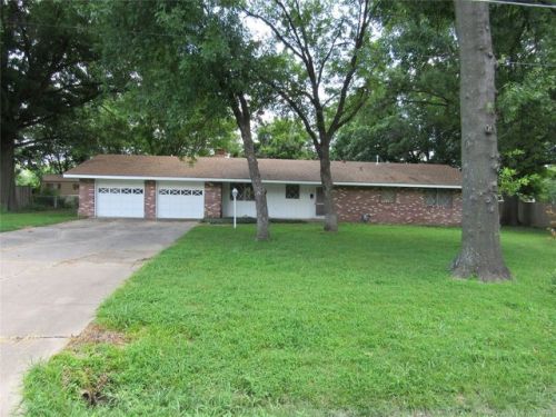 902 Ross Ave, Bartlesville, OK 74029-2136