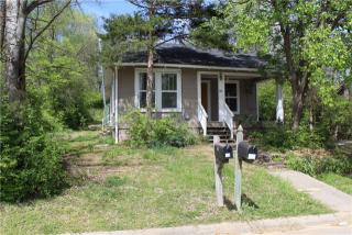 24 4th St, Fayetteville, AR 72701-6001
