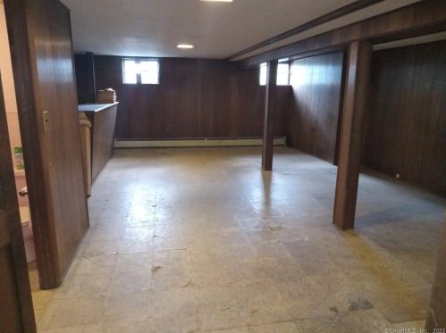 76 Treat Ave, Stamford CT  06906-1941 exterior