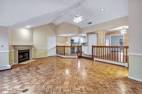 21 Lake Rd, Woodbury CT  06798-2326 exterior