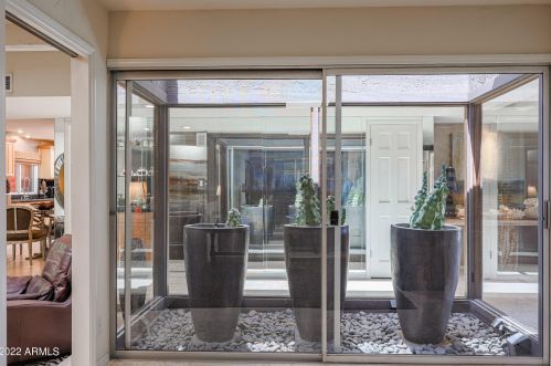 1029 Cactus Wren Dr, Phoenix AZ 85051-8187 exterior