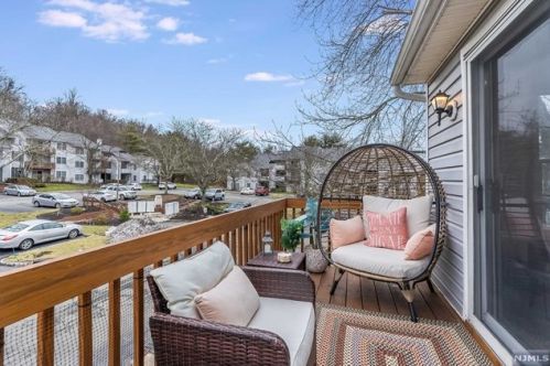 98 Stonyridge Dr, Lincoln Park NJ  07035-2253 exterior
