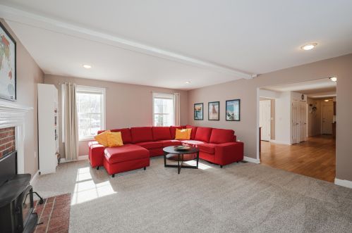 39 Bradford Cir, Hillsboro NH  03244-4864 exterior