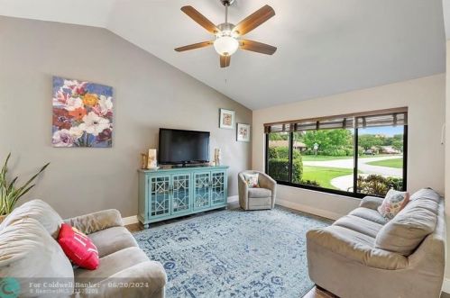 21044 Shady Vis Ln, Boca Raton FL  33428-1156 exterior