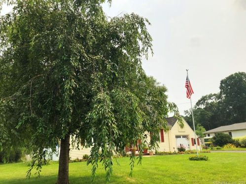 3 Hiram Ln, Bloomfield CT  06002-1224 exterior