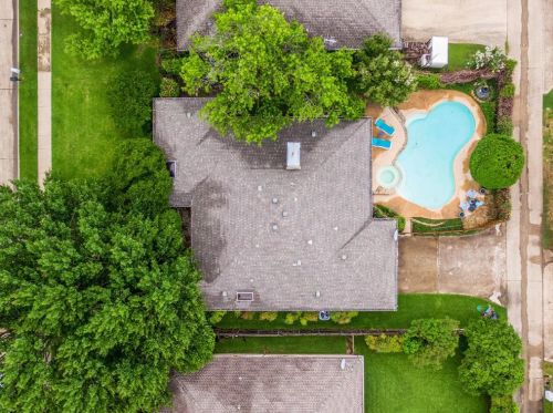 1207 Huntington Dr, Richardson TX  75080-2930 exterior