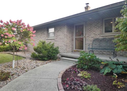 5170 Finger Rd, Green Bay, WI 54311-9204