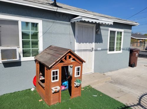 1311 Aranbe Ave, Compton, CA 90222-3905