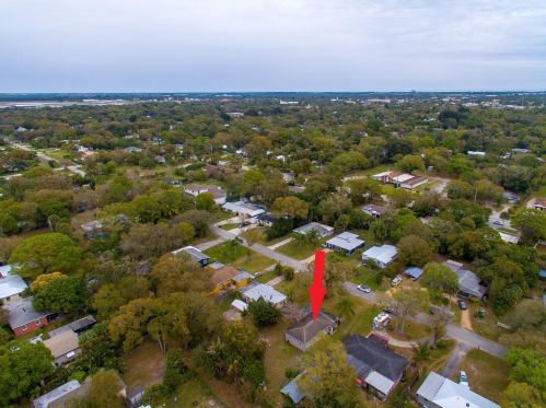 1641 28 Ave, Vero Beach FL 32960-3135 exterior