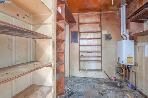 22174 Western Blvd, Hayward CA  94541-3839 exterior