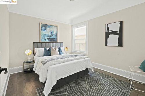 817 56th St, Oakland CA 94608-2704 exterior