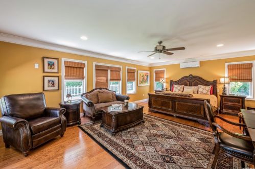 1045 Channel Dr, Hewlett NY  11557-2616 exterior