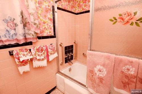 968 Phelps Rd, Teaneck NJ  07666-5624 exterior