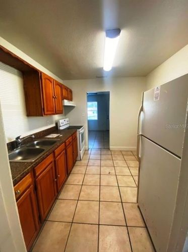 4332 Lake Lawne Ave, Orlando FL  32808-7331 exterior