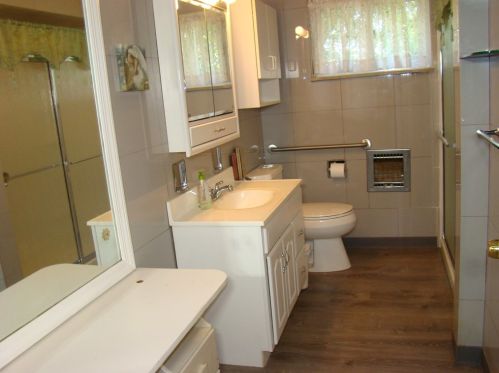 220 Mcgregor Dr, Verona PA  15147-3520 exterior