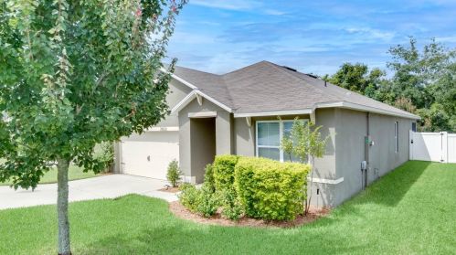 2432 Valhalla Dr, Tavares, FL 32778-8560