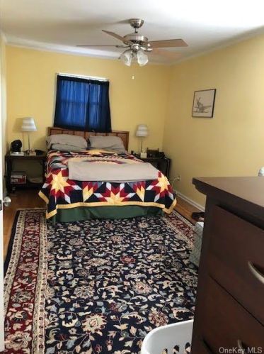 257 Bixley Heath, Lynbrook NY  11563-2918 exterior
