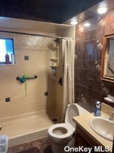 31 Demille Ave, Floral Park NY  11003-4515 exterior