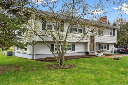 11 Sheffield Rd, North Haven, CT 06473-2842