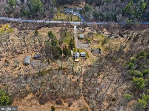 2695 Hemlock Dr, Palmerton PA  18071-9408 exterior