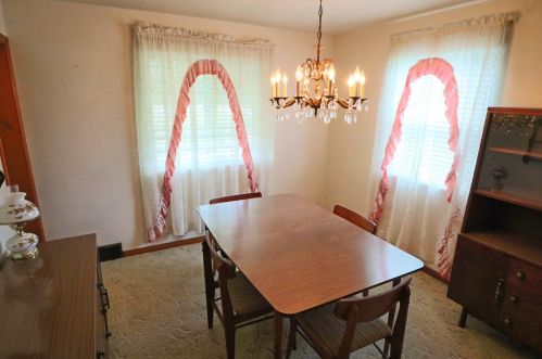 303 Sceneridge Rd, Mckeesport PA  15133-2221 exterior