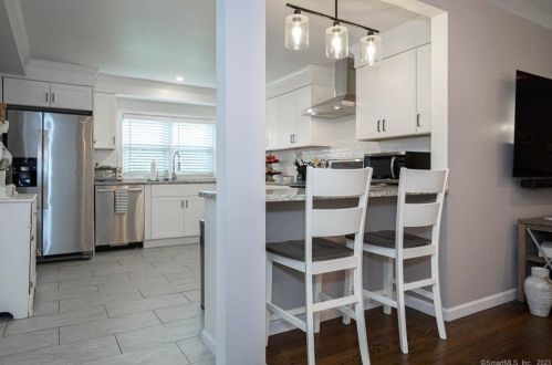 80 Circle Dr, Litchfield CT  06750-1710 exterior