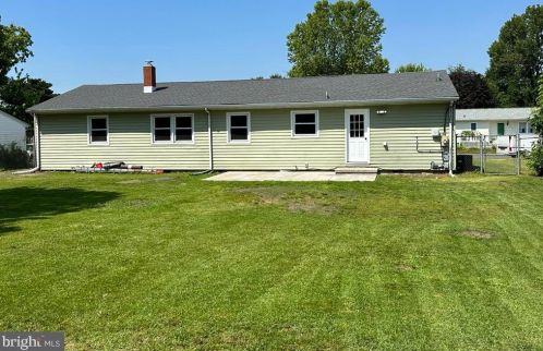 725 Ivy Dr, Seaford DE  19973-1340 exterior