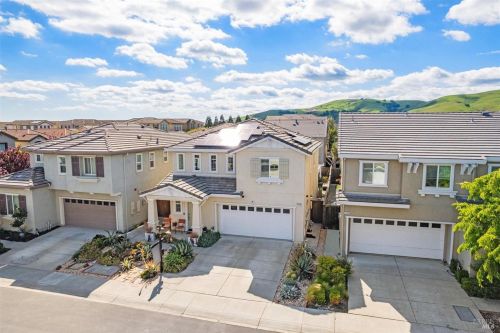 5284 Gramercy Cir, Fairfield CA  94533-6680 exterior