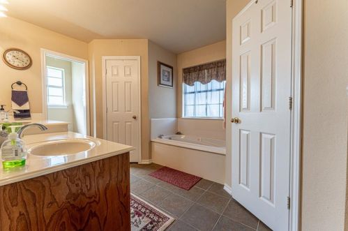 301 Willow Rd, Aubrey TX  76227-9404 exterior