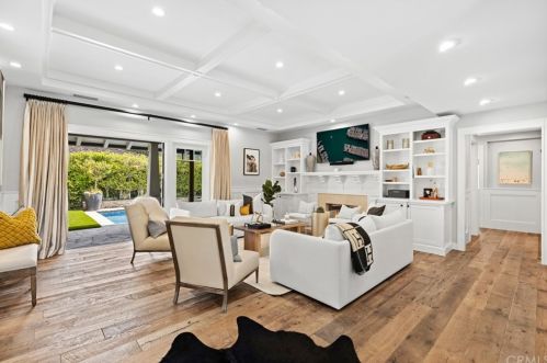 2050 Shipway Ln, Newport Beach CA  92660-4336 exterior